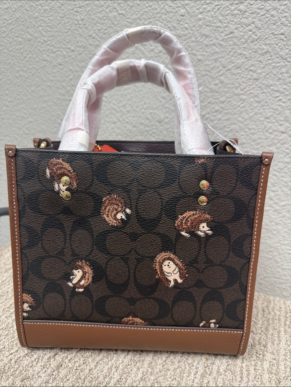 Coach CC769 Dempsey Tote 22 Signature Satchel with Red Handles and Tag - Picture 4 of 13
